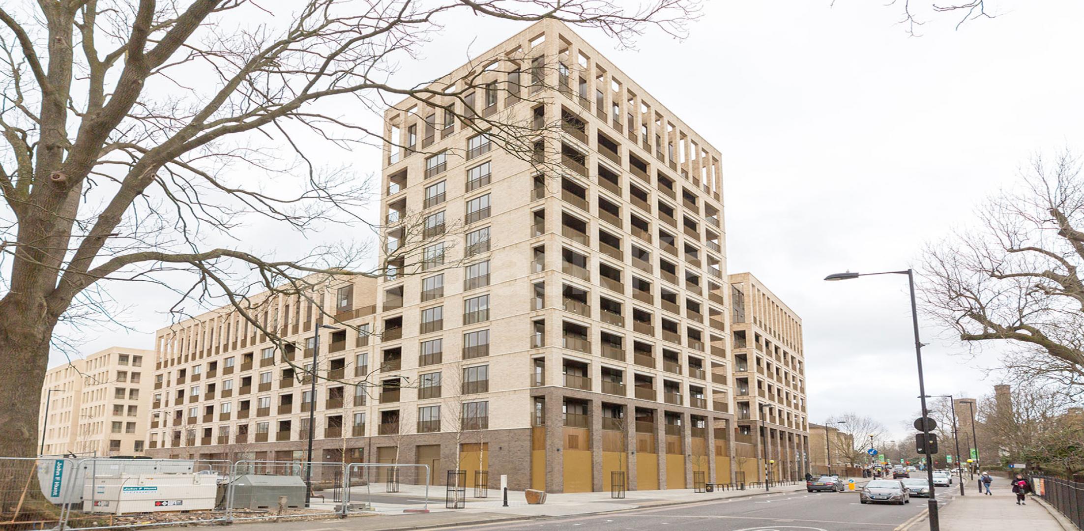 			2 Bedroom, 1 bath, 1 reception Apartment			 MURRAIN ROAD, FINSBURY PARK